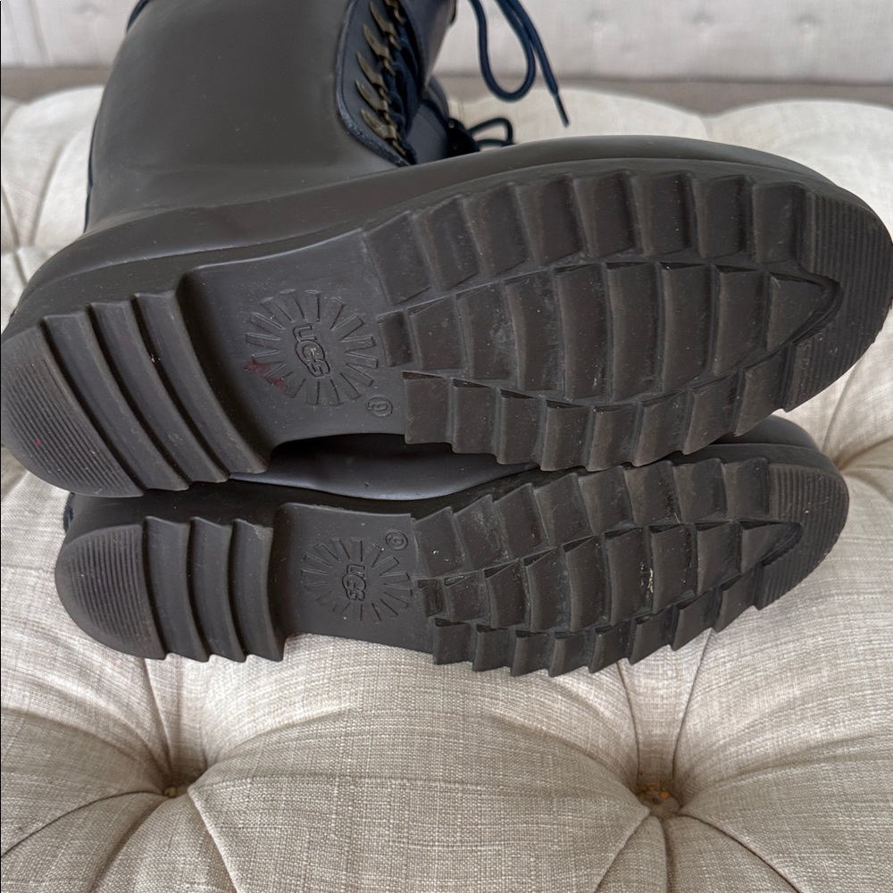 UGG Women's Black and Navy Lace-Up Boots - Picture 10 of 15